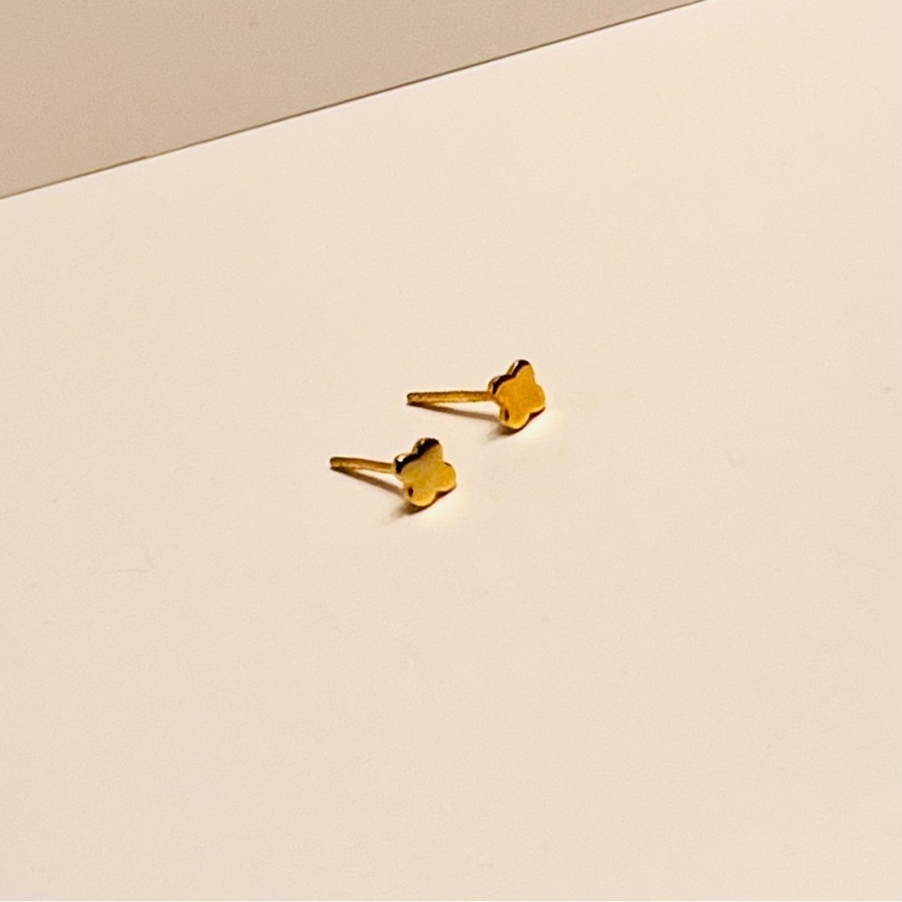 DESIGNER clover studs